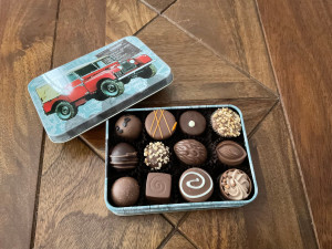 (image for) 12 Luxury Chocolates Red Range Rover Tin