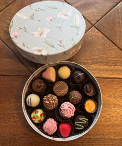 (image for) Floral Keepsake Chocolate Box