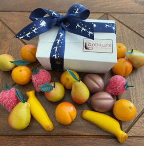 (image for) 8 Large Handmade Deluxe Marzipan Fruits