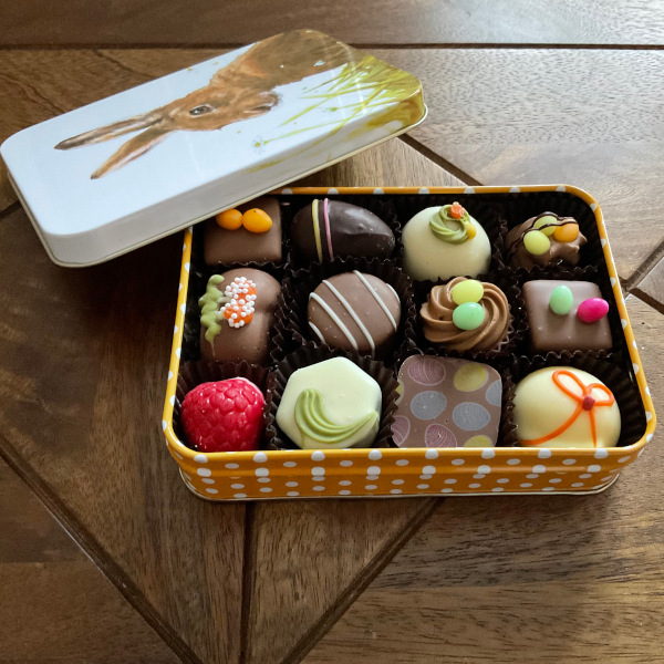 12 Luxury Chocolates Hare Tin