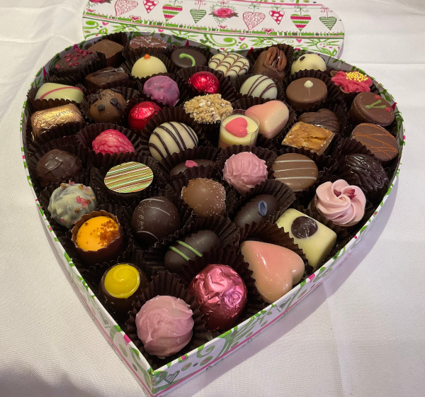 Large Extravaganza Flower Heart Box